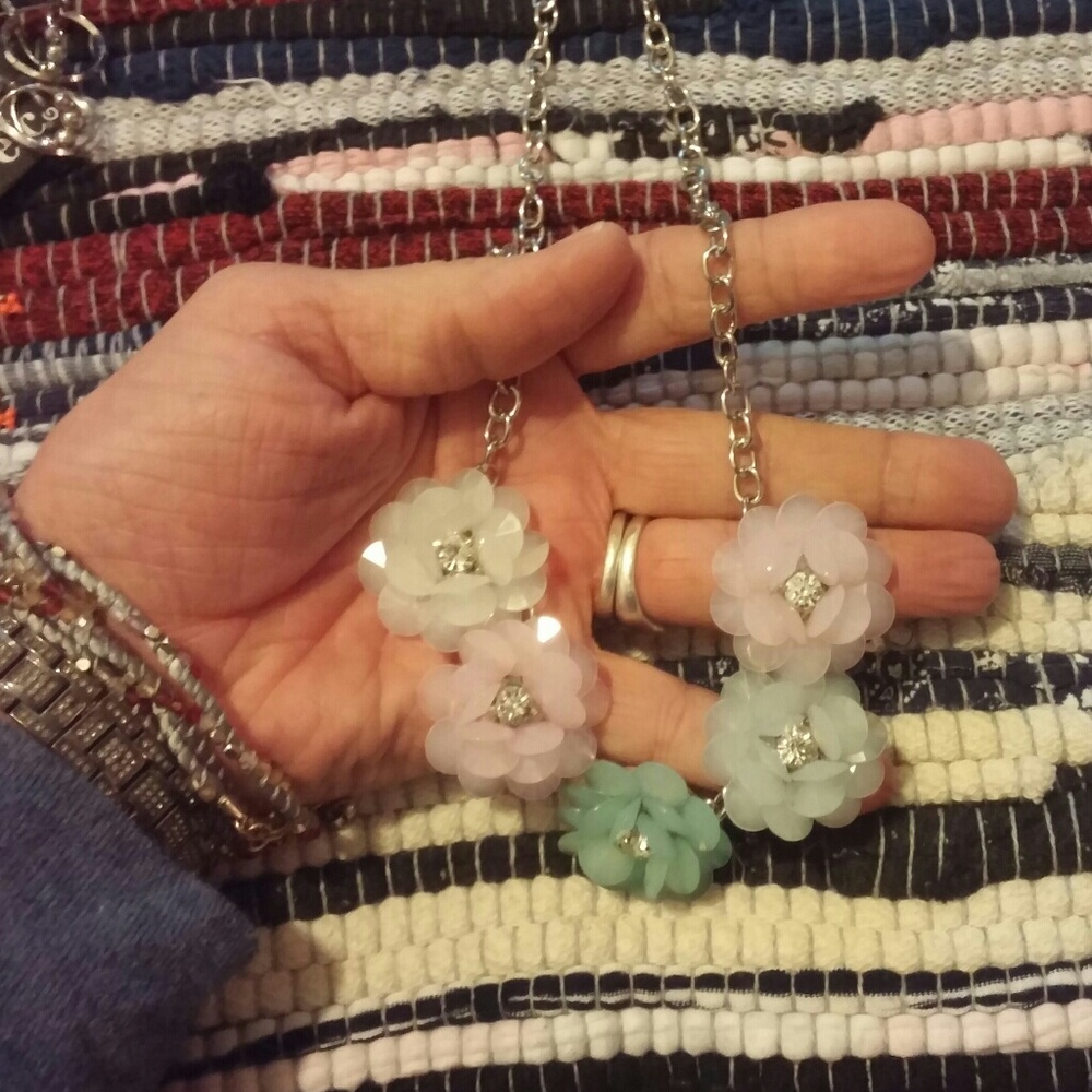 🌷GIFTING🌷Elegant Statement Necklace - Picture 2 of 7